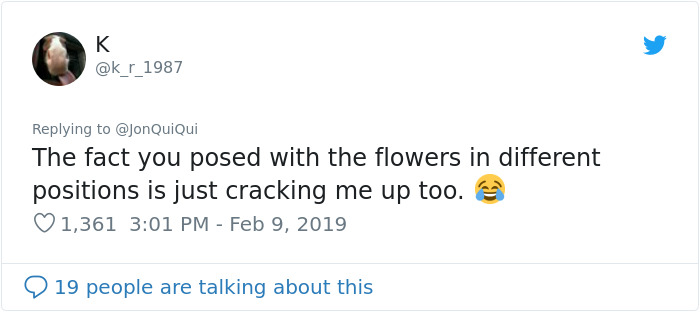 Guy Discovers That Welcoming Flowers He Received On His First Day Of Work Weren’t Meant For Him, And His Story Goes Viral