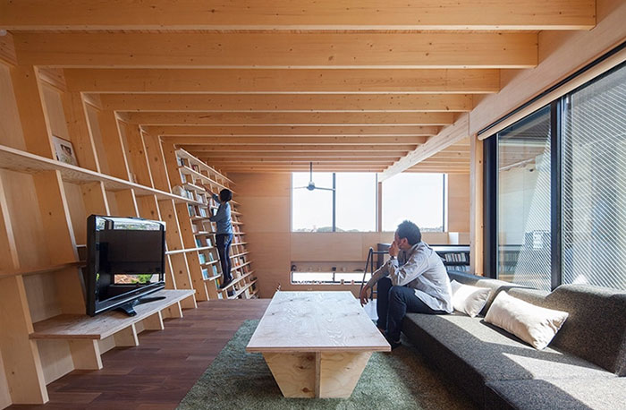 Japanese Architect Presents A Special Bookshelf For Book Lovers Who Live In Seismic Zones