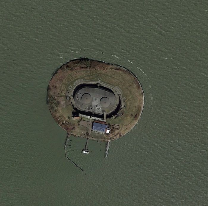 Guy Shares 30 Of His Most Interesting Finds On Google Earth