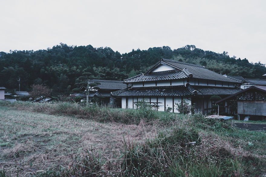 In Japan, I Documented My Experience Meeting Local Artisans Who Preserve Centuries-Old Crafts
