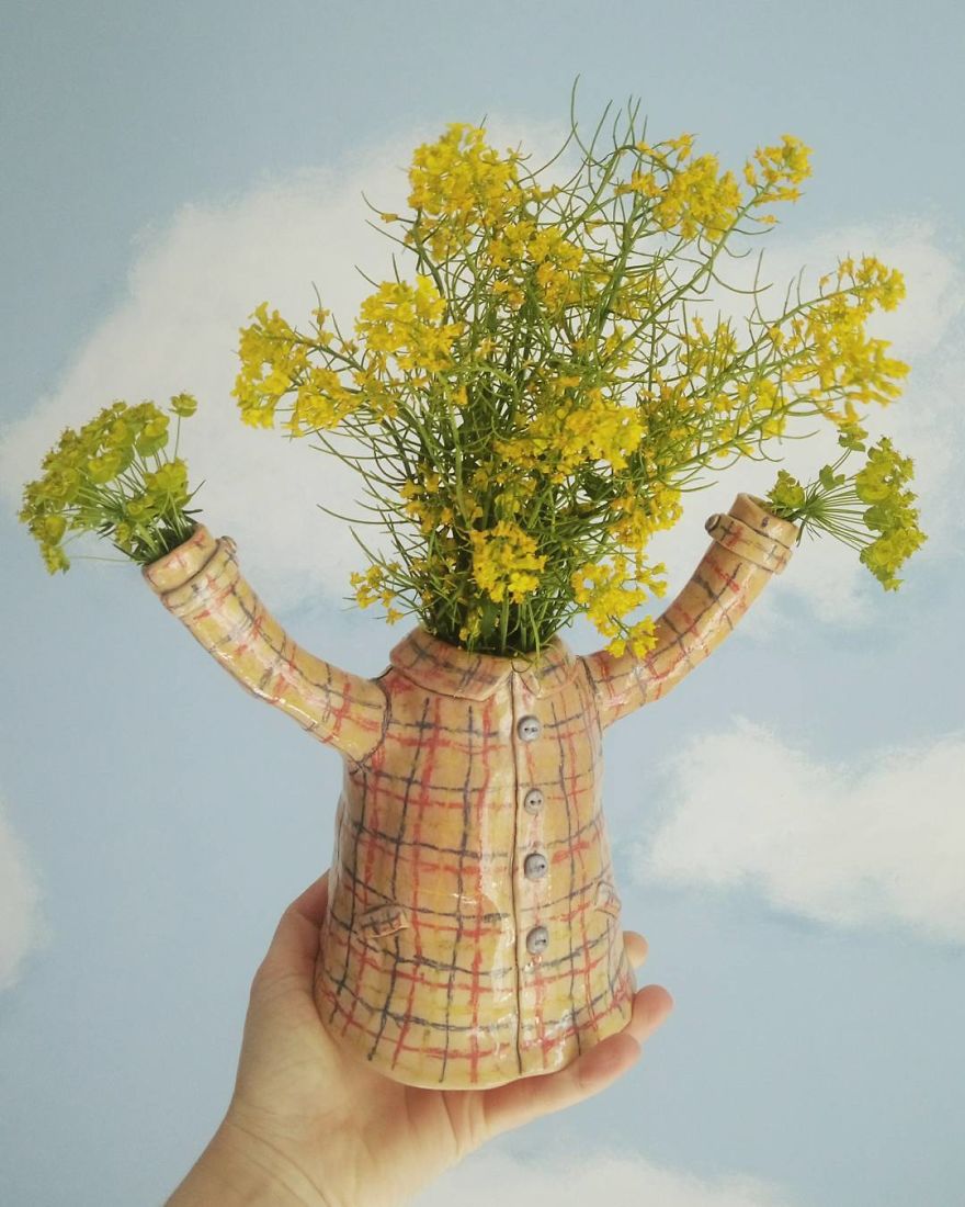 Russian Artist Transforms Everyday Objects Into "Something Else"