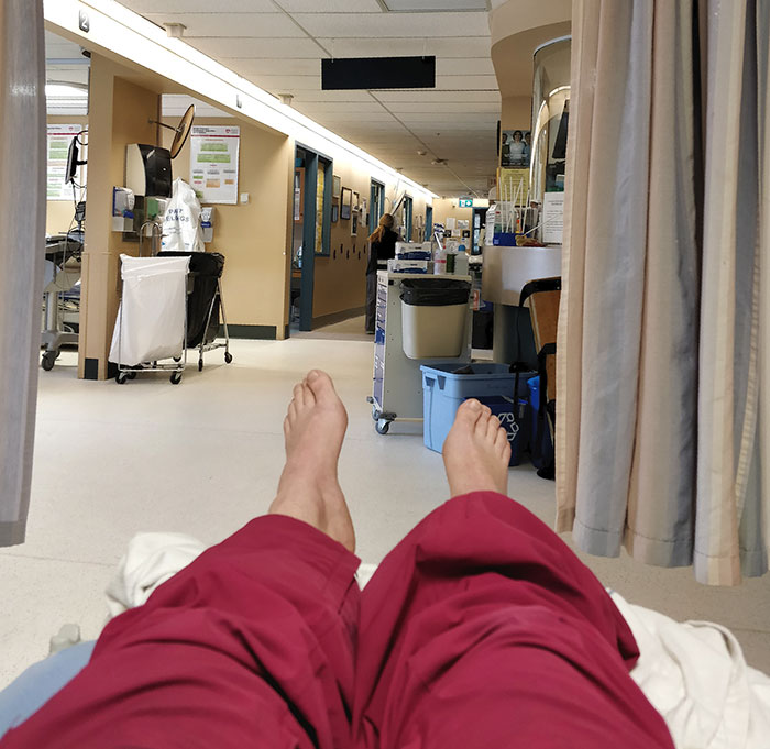 Jerk Boss Demands Doctor's Note From Employee With Injured Leg, Doctor Gives Whole Week Off Instead