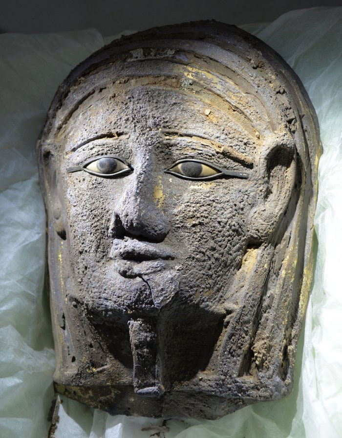 Momia única encontrada en una zona de enterramientos en Egipto