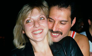 25 Photos Of Freddie Mercury With His First And Only True Love, Mary Austin