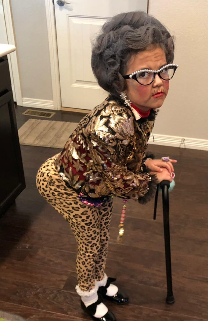 6 Y.O Asks To Dress Up As A 100 Y.O. Lady For Kindergarten 100 Day Party, And It's Hilarious
