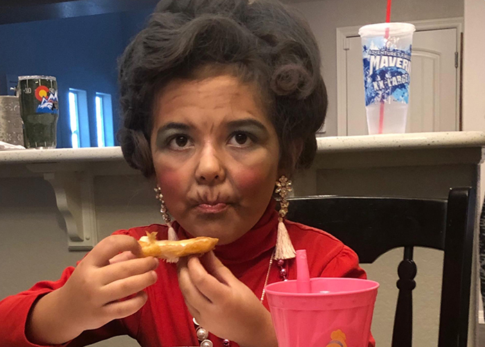 6 Y.O Asks To Dress Up As A 100 Y.O. Lady For Kindergarten 100 Day Party, And It’s Hilarious