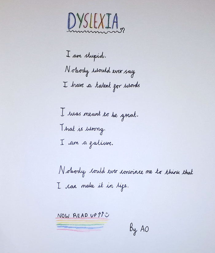 Esta estudiante de 10 años sorprendió a su profesora con un poema sobre la dislexia que se puede leer en ambos sentidos