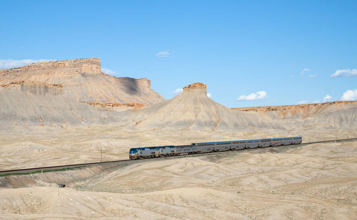 Traveler Shares His Photos From A Train Route That Shows All Of America's Most Beautiful Sights For $186