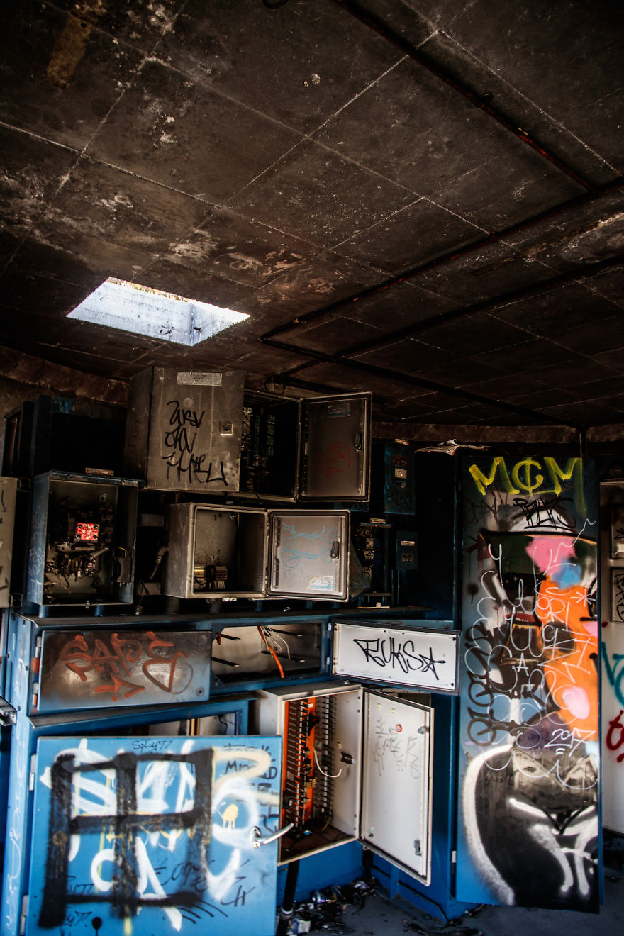 I Explored An Abandoned Factory, Follow Along In 20 Pictures I Explored An Abandoned Factory, Follow Along In 20 Pictures