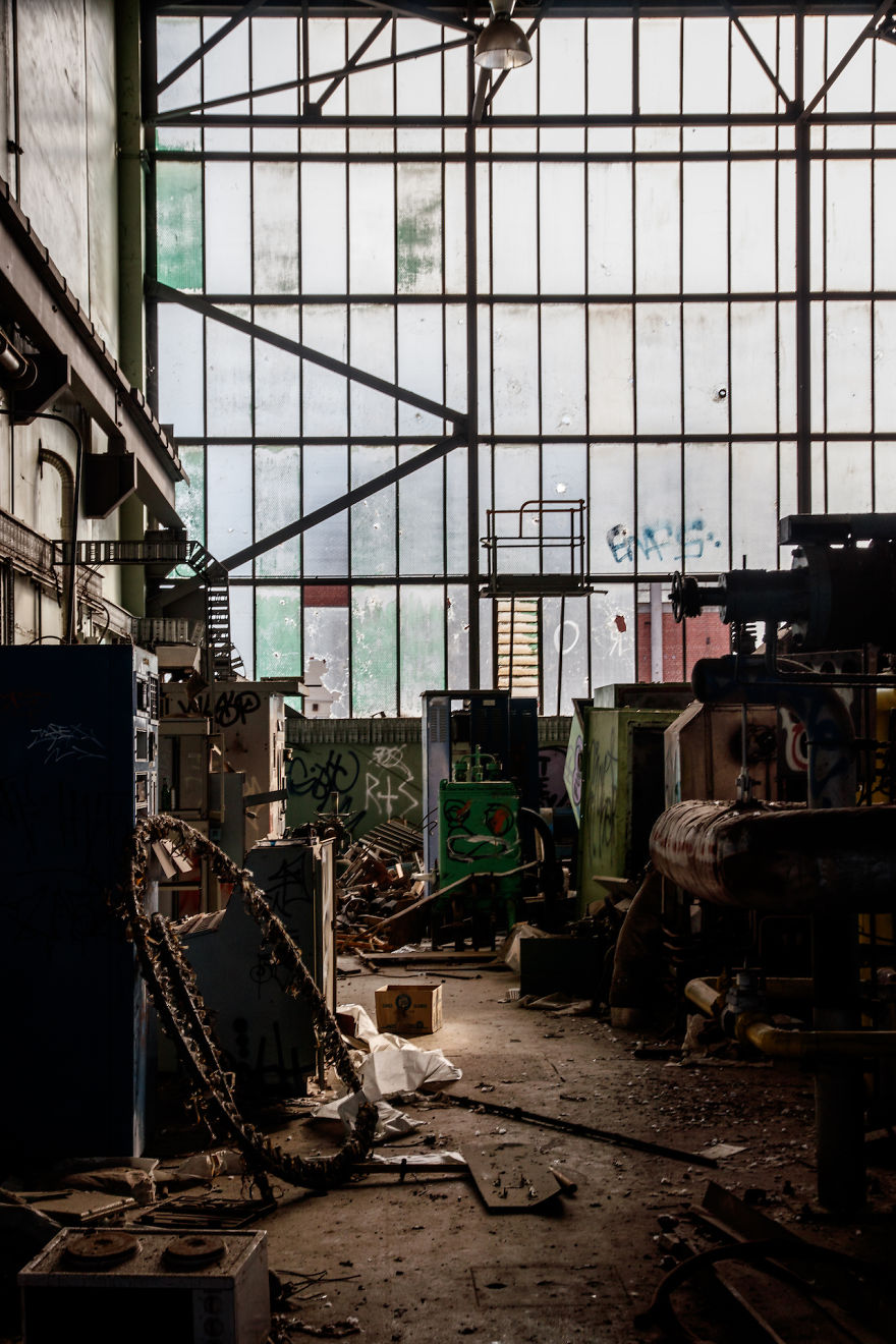I Explored An Abandoned Factory, Follow Along In 20 Pictures I Explored An Abandoned Factory, Follow Along In 20 Pictures