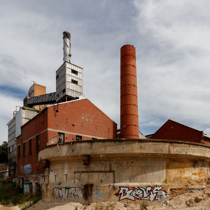 I Explored An Abandoned Factory, Follow Along In 20 Pictures I Explored An Abandoned Factory, Follow Along In 20 Pictures