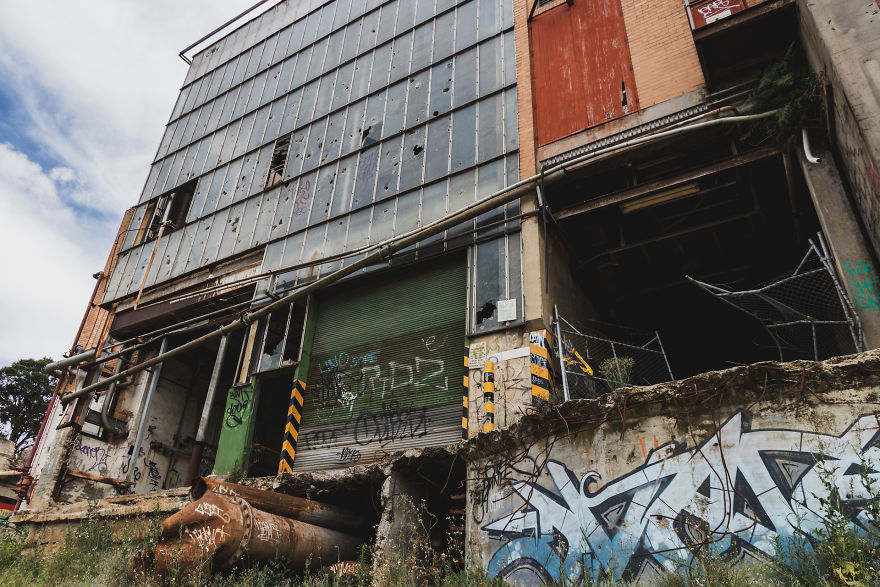 I Explored An Abandoned Factory, Follow Along In 20 Pictures I Explored An Abandoned Factory, Follow Along In 20 Pictures
