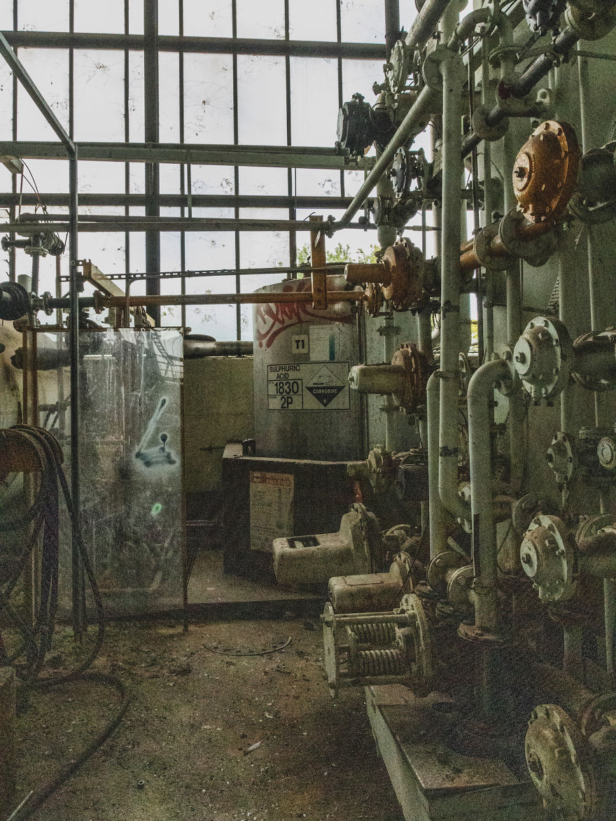 I Explored An Abandoned Factory, Follow Along In 20 Pictures I Explored An Abandoned Factory, Follow Along In 20 Pictures