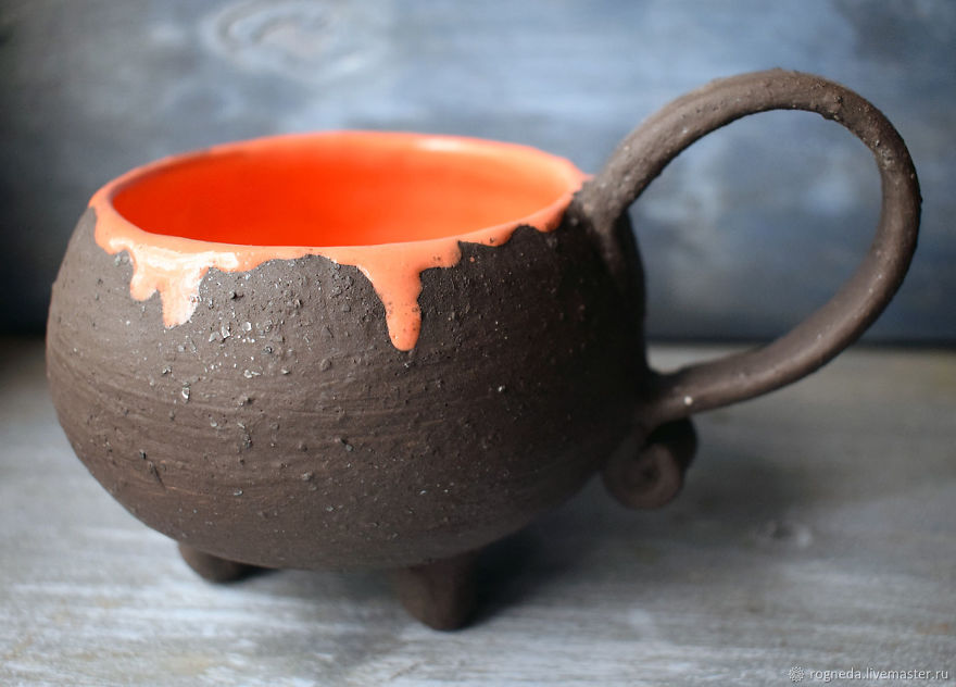 Amanita-Mugs, Cheshire-Mugs And Other Mug Stories By Julia Vlasova