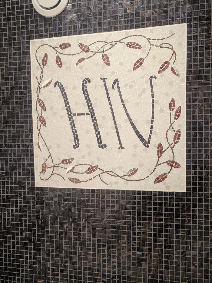 Hotel Henri IV. Mosaic Art In The Bathroom