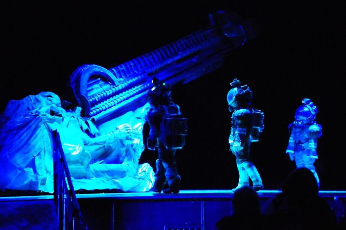 This Amazing School Play Of 'Alien' Had No Budget And Used Trash To Make Costumes