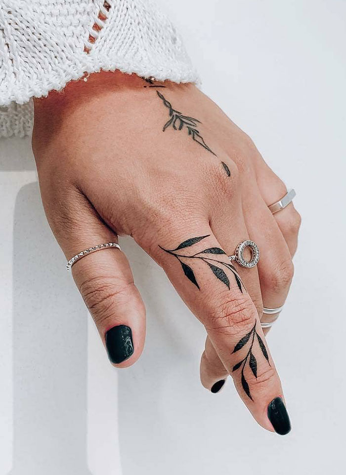 30 Cute Finger Tattoo Ideas | Inspirationfeed