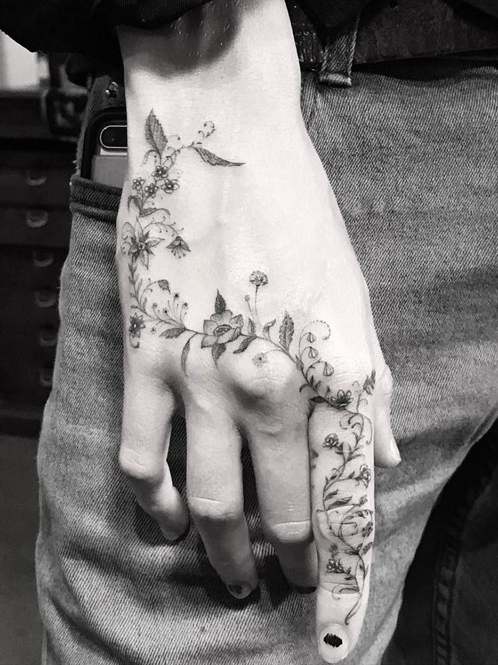 Finger Tattoo Ideas You Can Easily Hide