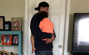 This Technician Came To Upgrade Client's Internet, Ended Up Calming Her Crying Blind Kid Instead