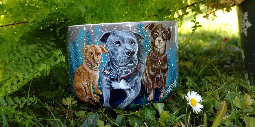 Cute Dogs Hand Painted In Night Scene On A Gray Cup