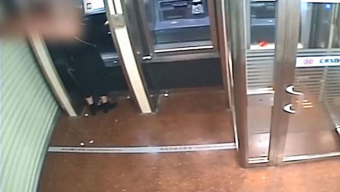Robber Robs Woman At ATM, But After Seeing Her Bank Balance, Returns All The Money With A Huge Smile