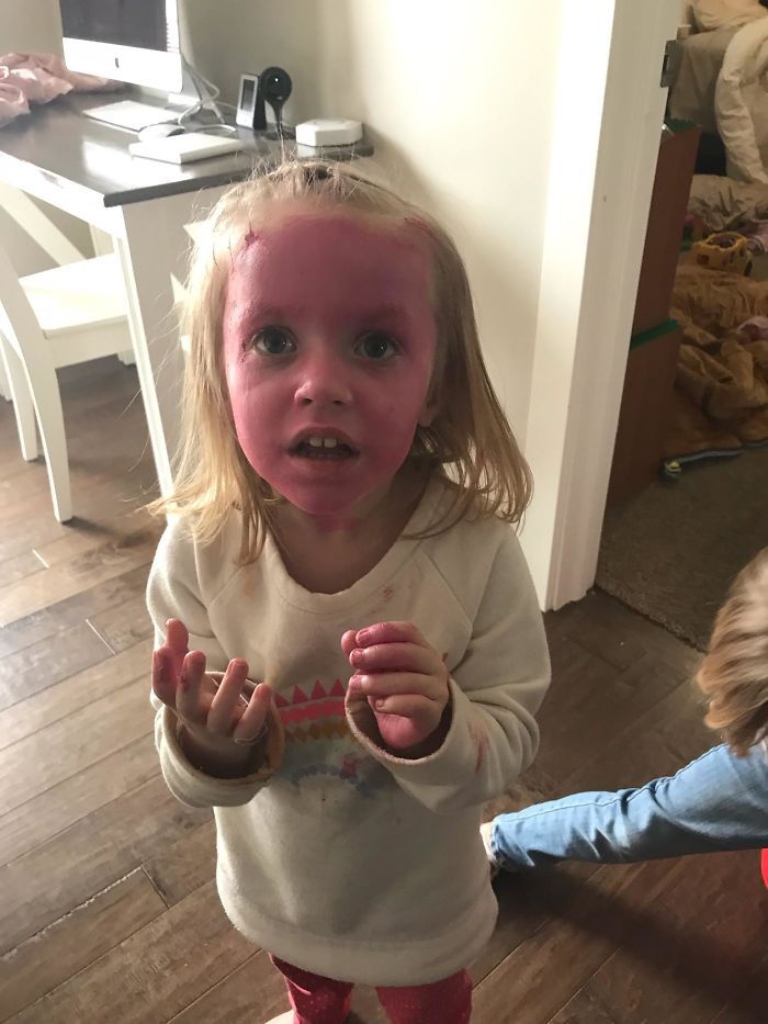 My Daughter Was Left Alone With Some Makeup. Turns Out We My Wife Birthed An Oompa Loompa