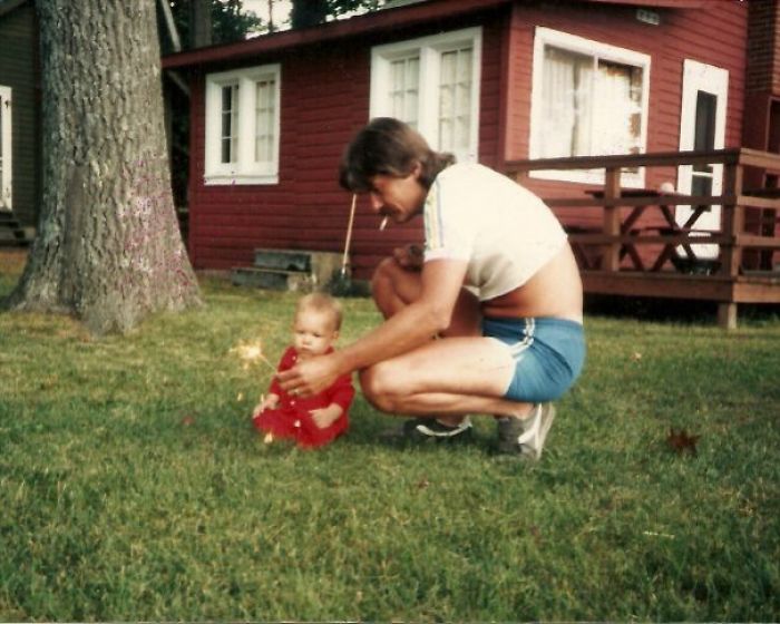 Mi padre y sus métodos de crianza en 1985