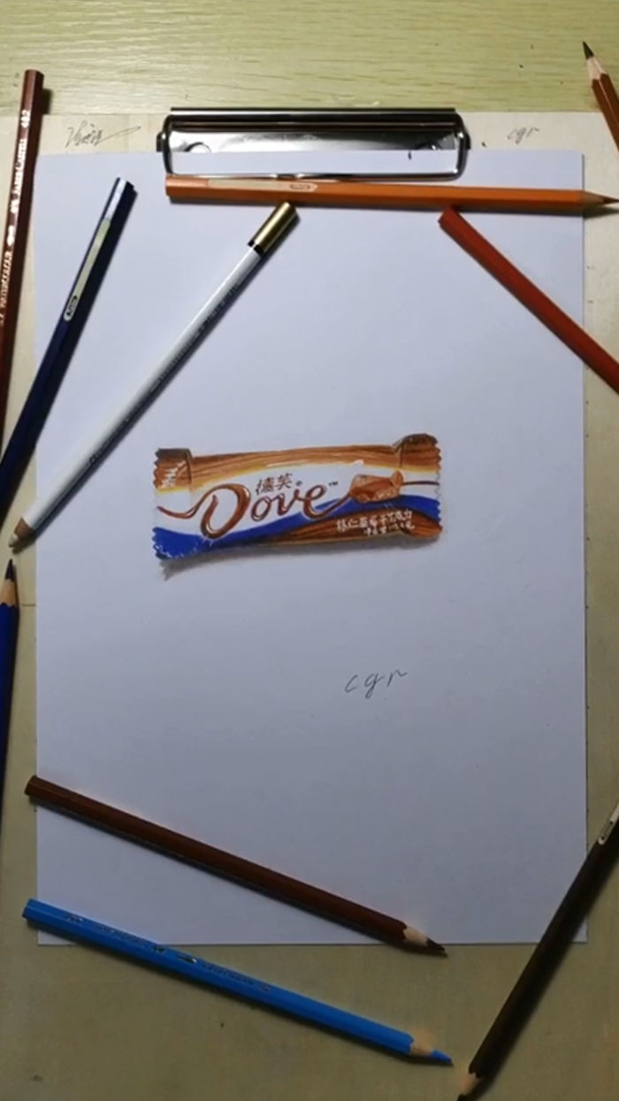 Artist Creates 3D Illusions On A Simple Sheet Of Paper
