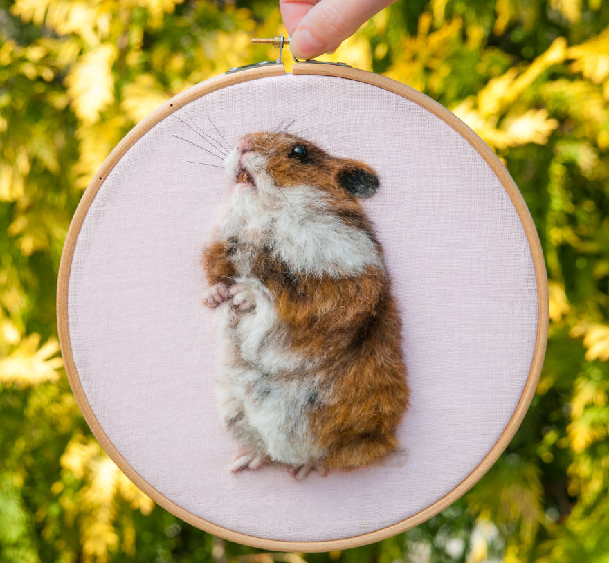 Painting Hamster/Felted Hamster/Woolen Hamster/ 3D Pet Portrait,/Memory Hoop Art/ Needle Felted Art/ Pet Gift/ Wool Painting/ Pet Picture