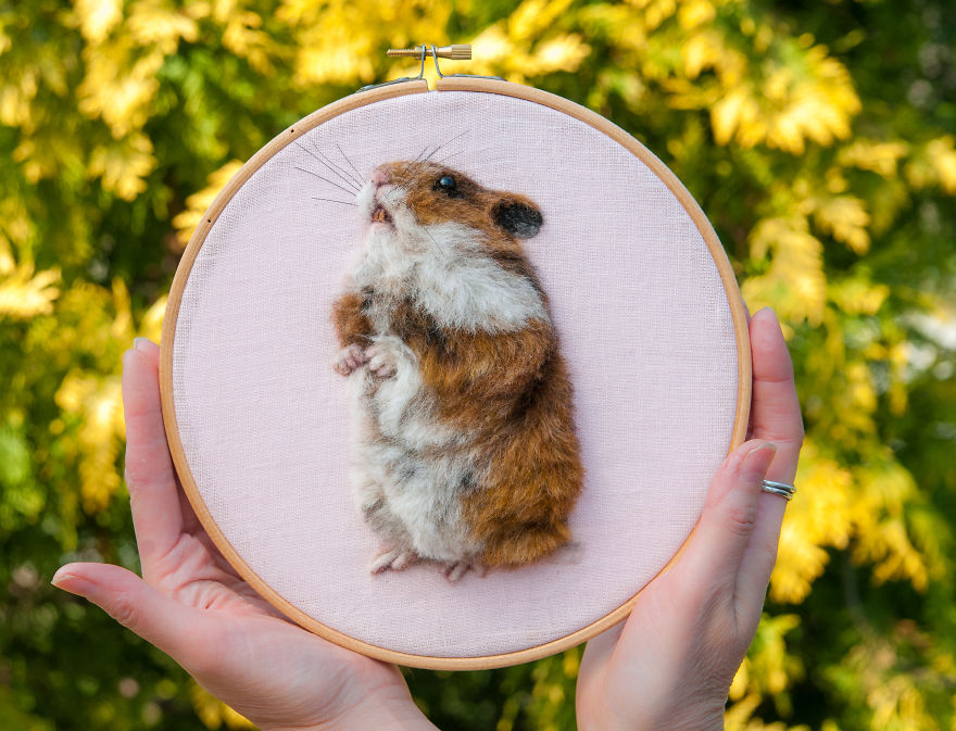 Painting Hamster/Felted Hamster/Woolen Hamster/ 3D Pet Portrait,/Memory Hoop Art/ Needle Felted Art/ Pet Gift/ Wool Painting/ Pet Picture