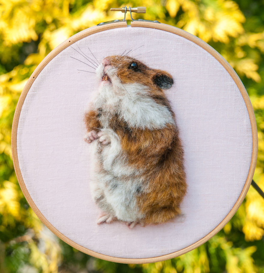 Painting Hamster/Felted Hamster/Woolen Hamster/ 3D Pet Portrait,/Memory Hoop Art/ Needle Felted Art/ Pet Gift/ Wool Painting/ Pet Picture