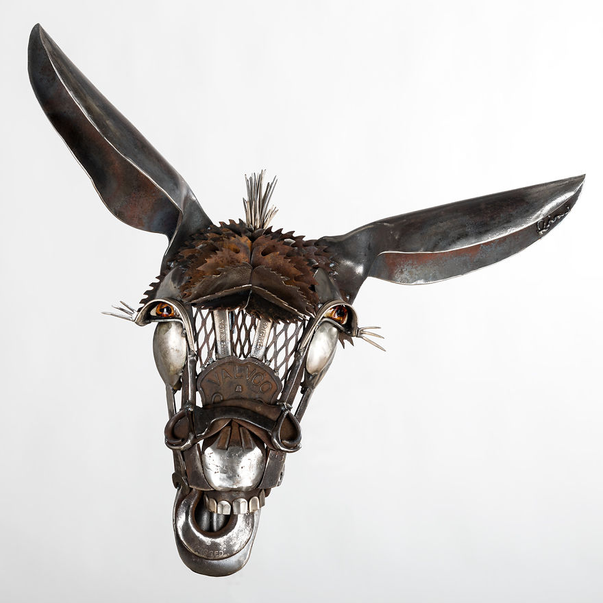 I Make "Barnyard Portraits" From Scrap Metal I Find On Farms!