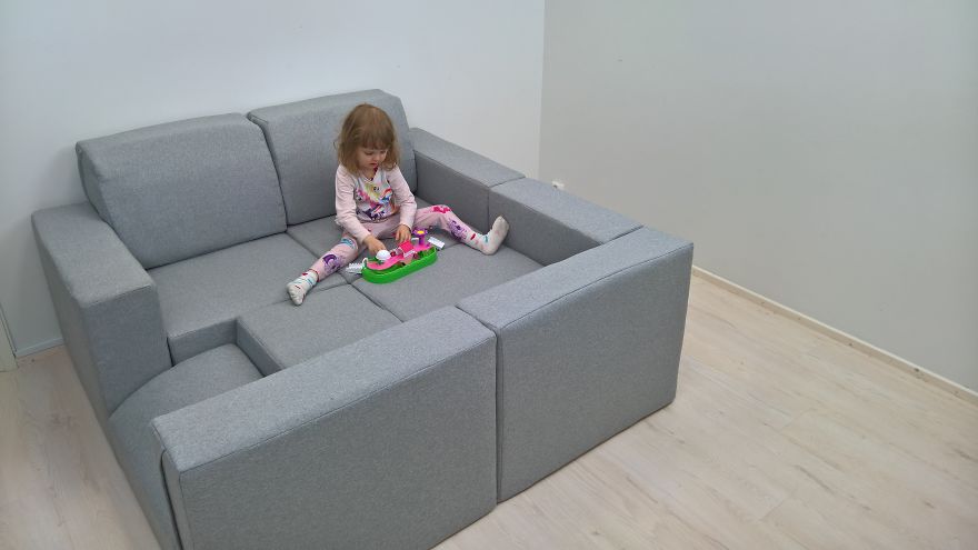Finnish Family Living With Freely Buildable Sofa Elements &ndash; Good For Couches, Castles And Gaming