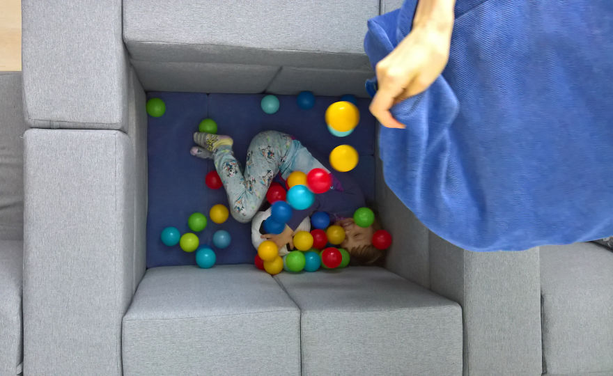 Finnish Family Living With Freely Buildable Sofa Elements &ndash; Good For Couches, Castles And Gaming