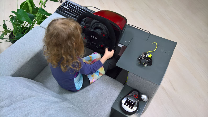 Finnish Family Living With Freely Buildable Sofa Elements &ndash; Good For Couches, Castles And Gaming