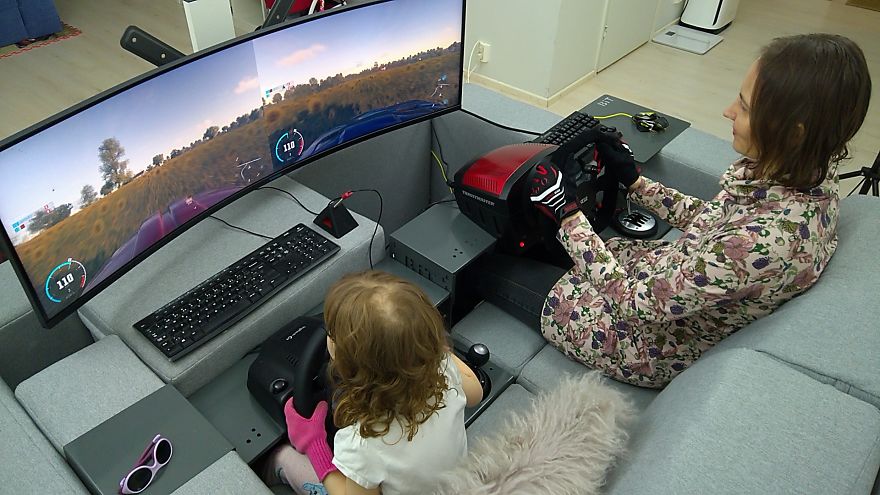 Finnish Family Living With Freely Buildable Sofa Elements &ndash; Good For Couches, Castles And Gaming