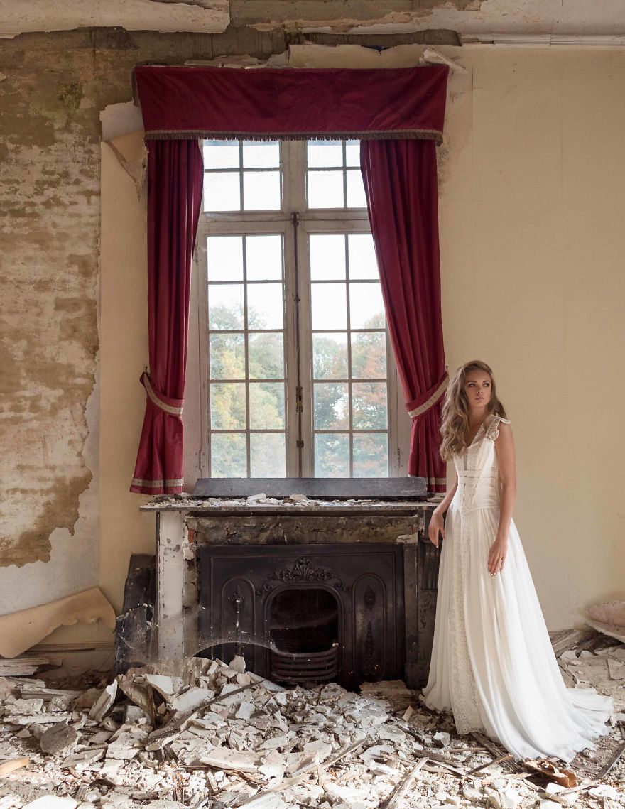 Cinderella Photo Session In An Abandoned Castle