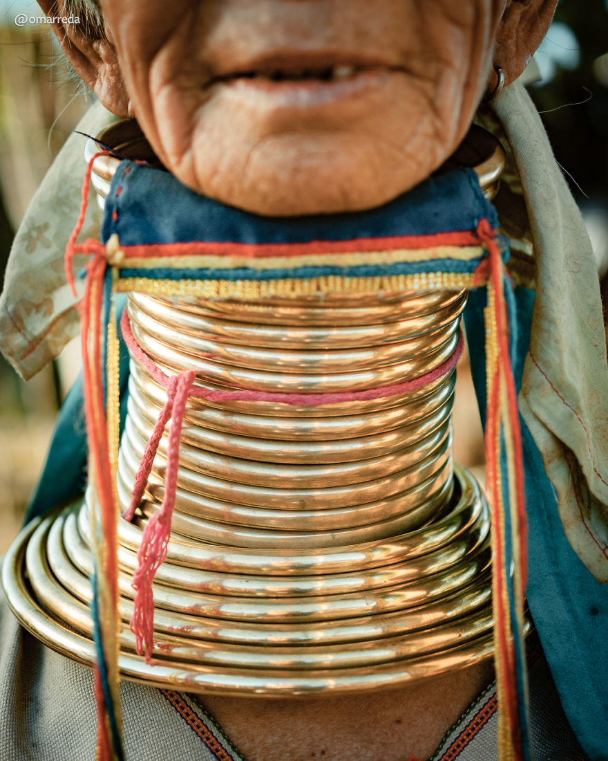 I Photographed The Unusual Fashion Of The Kayan Tribe