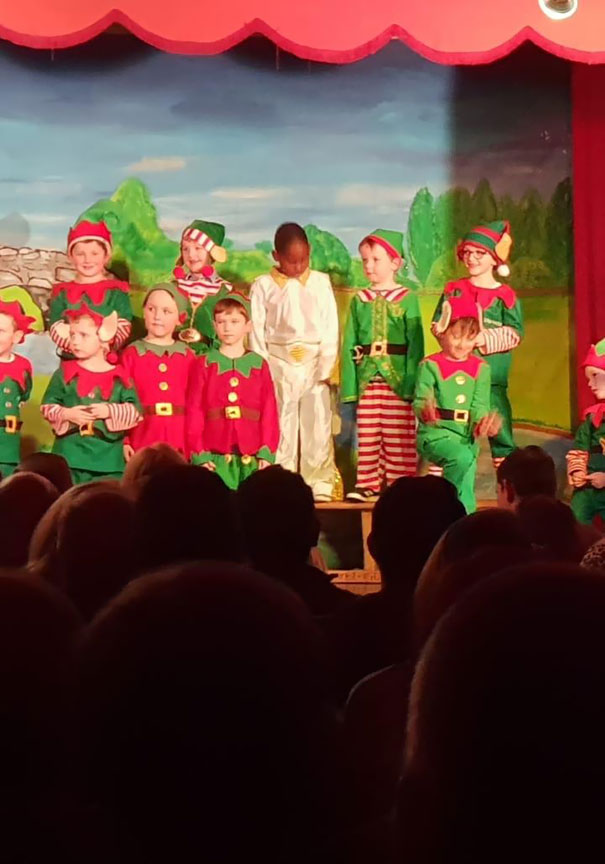 These Kids Were Asked To Dress Up As Elves For Their School Play. One Kid Dressed Up As Elvis