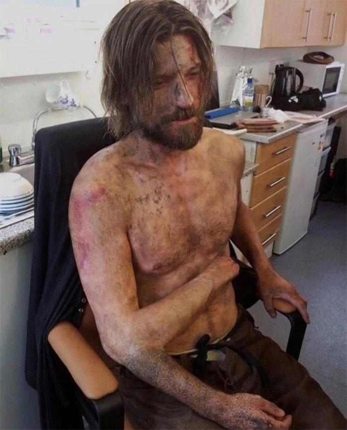 Jamie Lannister And His Creepy Extra Arm Behind The Scenes