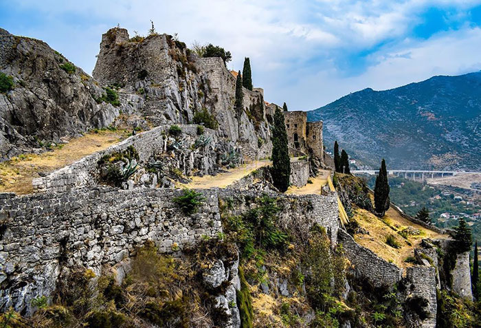 Fortress Of Klis, Known As The Walls Of Mereen Where Daenerys Famously Crucified Slave Masters