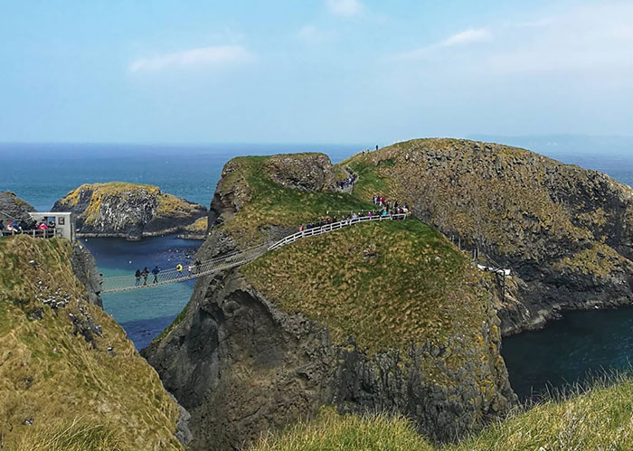 Made By Fishermen 350 Years Ago This Carrick-A-Rede Rope Bridge In Northern Ireland Is 30 Meters High. This Is Also A Game Of Thrones Location