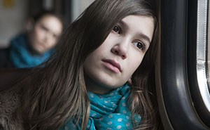 18-Year-Old Starts Having A Seizure On The Train, Receives Help From Total Stranger That Later Shares The Whole Story On Twitter