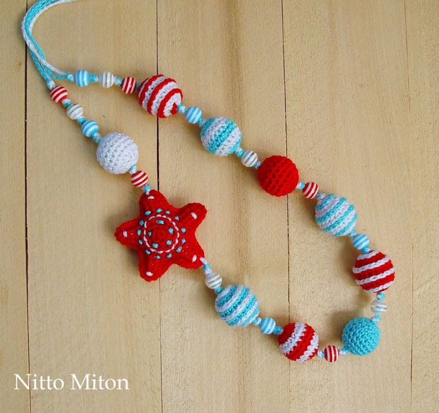 I Made This Crochet Teething Necklace For Mom
