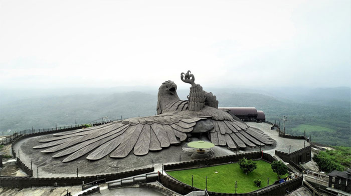 largest bird statue jadayupara jatayu earth centre india 2 5cb990ab9148c  700 - Artista passou 10 Anos criando a escultura de pássaro mais alto do mundo