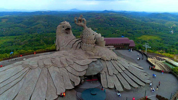 largest bird statue jadayupara jatayu earth centre india 3 5cb990adad5df  700 - Artista passou 10 Anos criando a escultura de pássaro mais alto do mundo