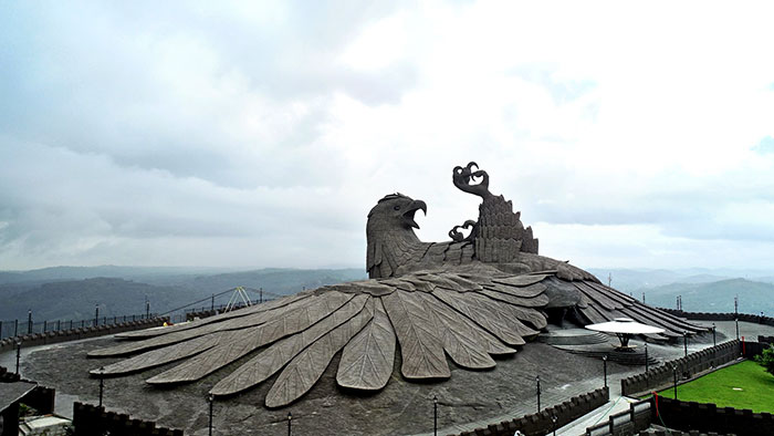 largest bird statue jadayupara jatayu earth centre india 5 5cb990b3a7119  700 - Artista passou 10 Anos criando a escultura de pássaro mais alto do mundo