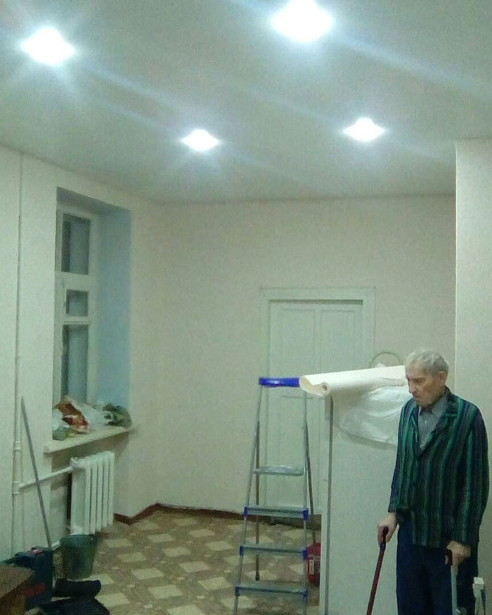 Russian Guy Renovates Apartments For Pensioners And War Veterans For Free