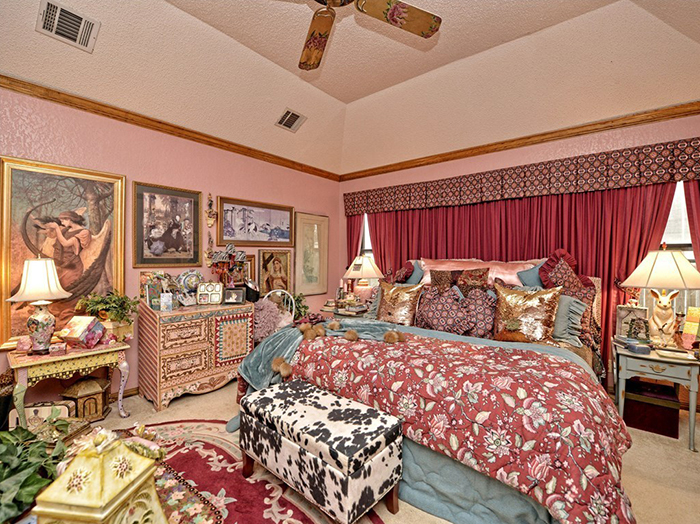 This $400,000 House Being Sold In Texas Might Be The Weirdest House You've Seen Yet