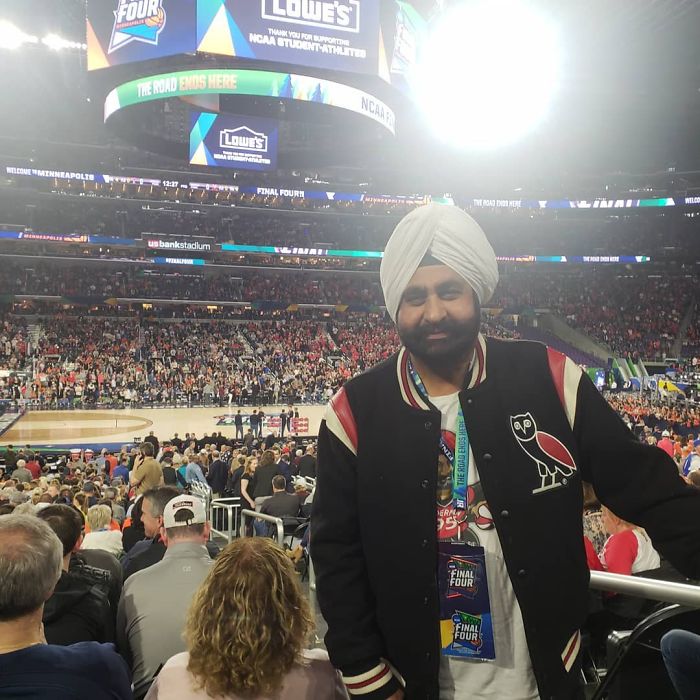 Someone Shares Wholesome Story About An Immigrant Who Is The Biggest Toronto Raptors Fan And It Goes Viral